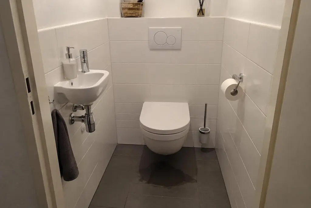 Lekdetectie Vinkeveen – natte vloer bij een toilet